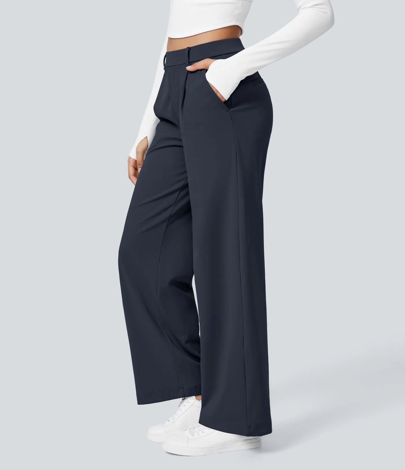 Pantalon tailleur ALERA Flex™ DayStretch à taille haute, coupe droite, avec poches pratiques.